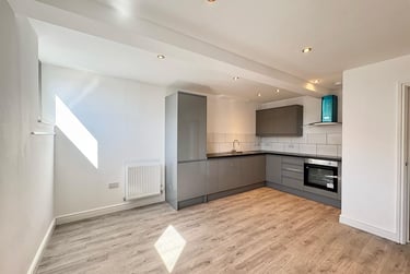 2 bed flat, 147 Carlton Road, St Anns, Nottingham, NG32AL - Image 2